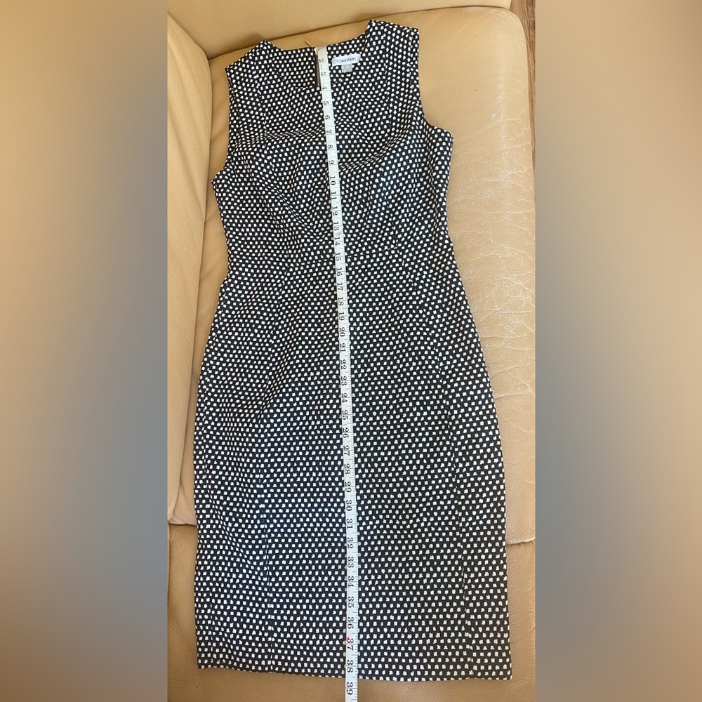 Calvin Klein Black & White Shift Career Dress, size 8. - Picture 5 of 7
